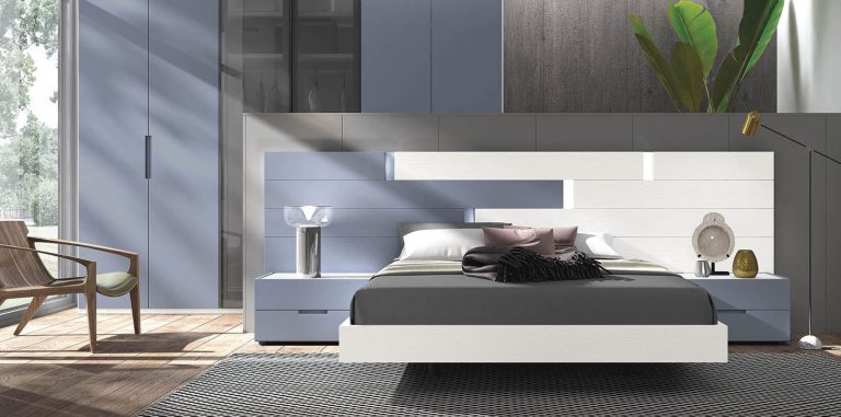 Dormitorio cabecero mesitas bancada armario puertas batientes cristal – Home Dreams Design
