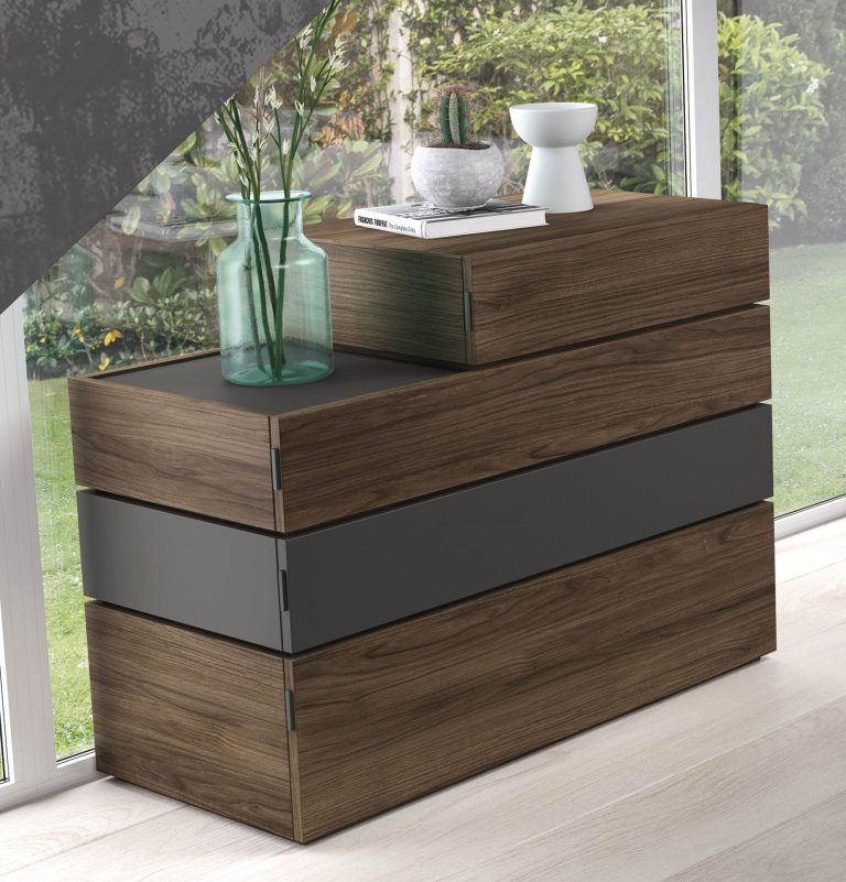 Dormitorio cabecero mesitas bancada cómoda – Home Dreams Design