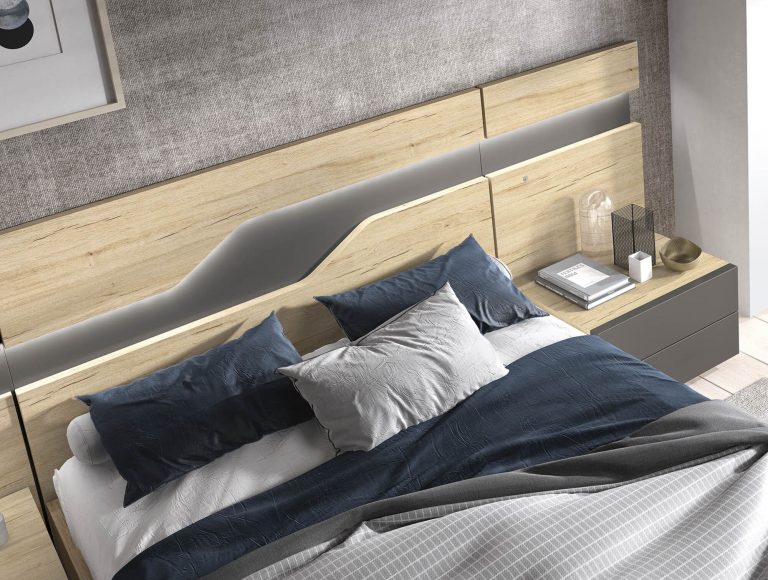 Dormitorio cabecero mesitas bancada sinfonier armario puertas cristal – Home Dreams Design