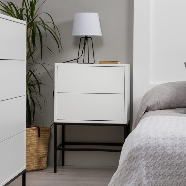Mesita de noche – Home Dreams Design